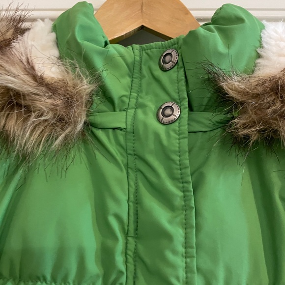 Green Tea puffer vest with removable faux fur hood. - Picture 4 of 10